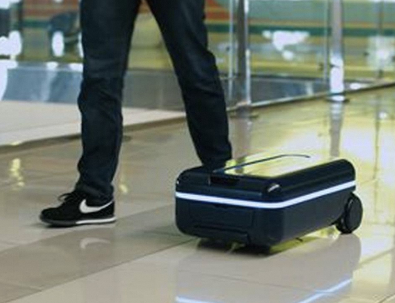 smart travel suitcase