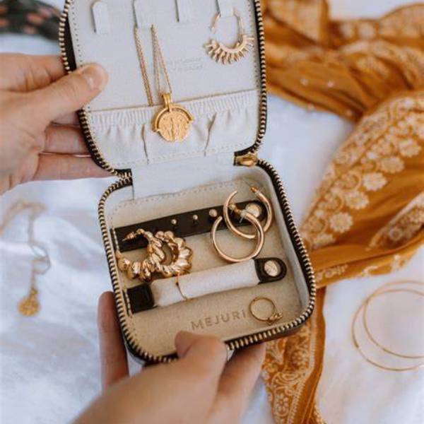 how to pack jewelry in carry-on