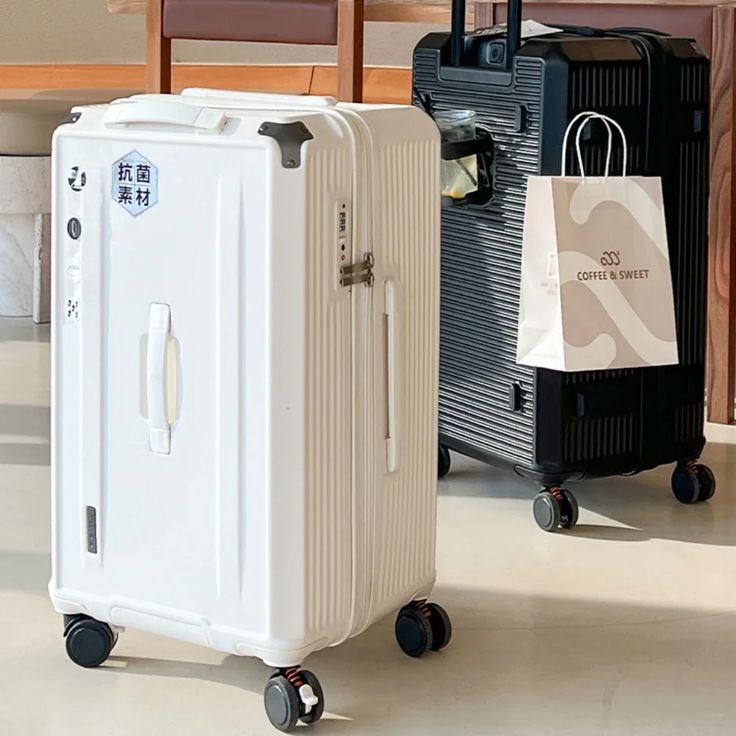 lightweight large suitcases