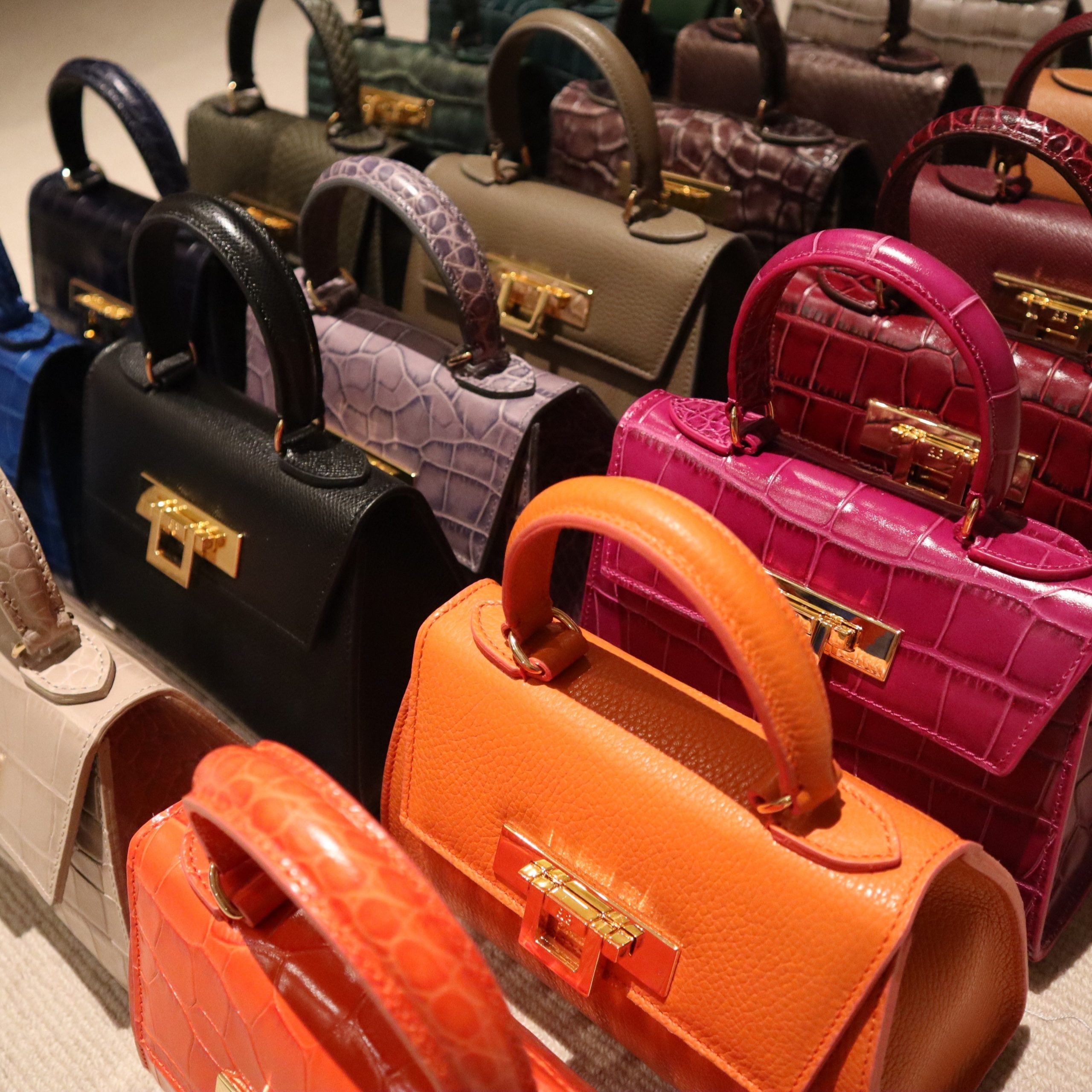 store designer handbags