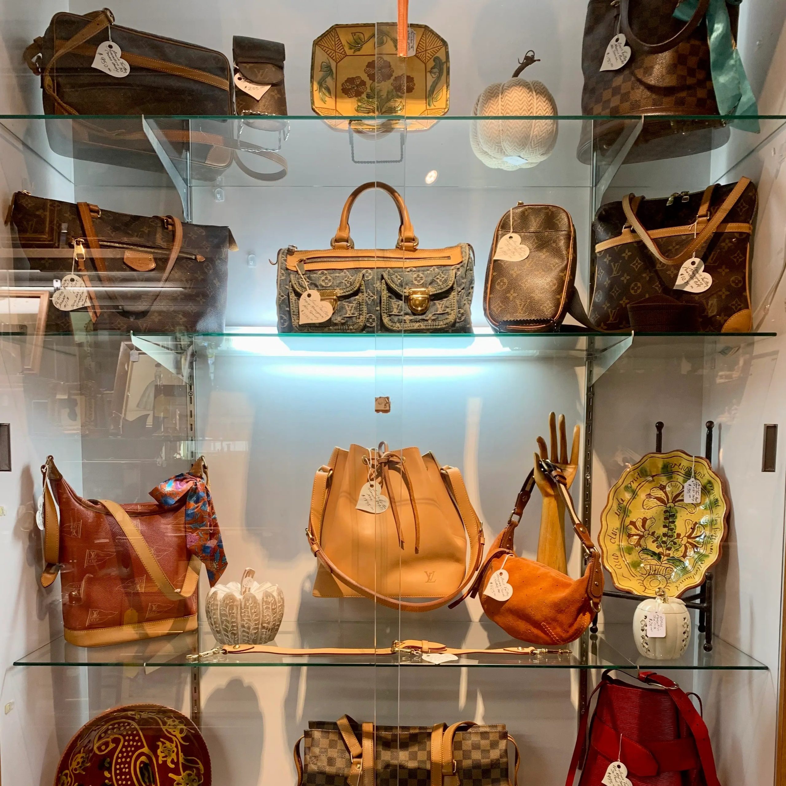 store designer handbags